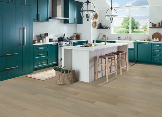 Dogwood Pro Red Oak Engineered in Sun Valley 6-1/2" | Bruce